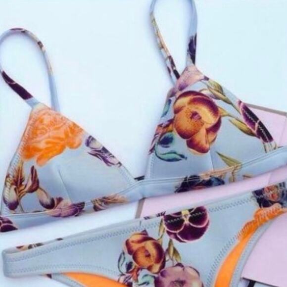 NWT TRIANGL Petra Bikini Top - Picture 1 of 6